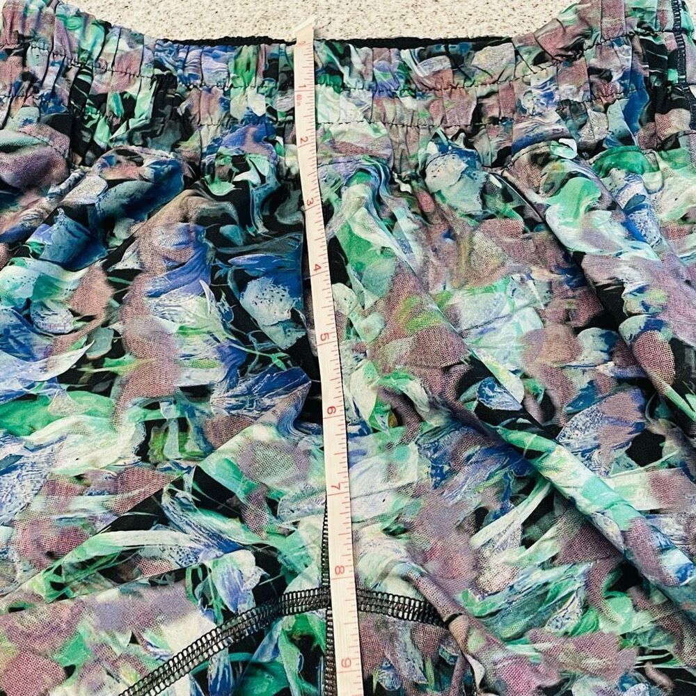 Lululemon Track That Mid-Rise Short 5" Rapid Flourish Multi Size 2 - Picture 5 of 11